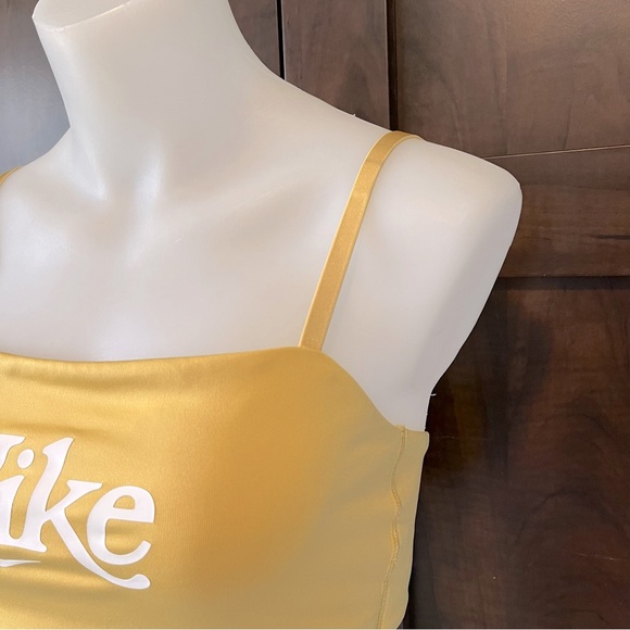 NIKE Retro Femme Bandeau Sports Bra - Mango, Medium - Picture 7 of 9
